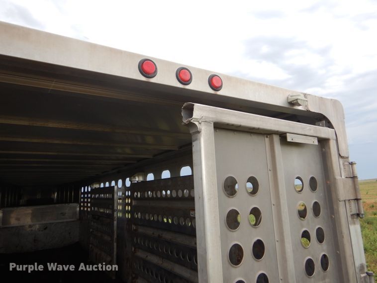 image for item GH9608 2007 Merritt Cattle Drive livestock trailer