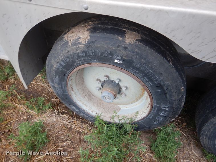 image for item GH9608 2007 Merritt Cattle Drive livestock trailer