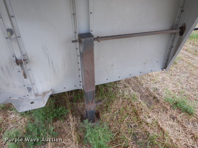 image for item GH9608 2007 Merritt Cattle Drive livestock trailer