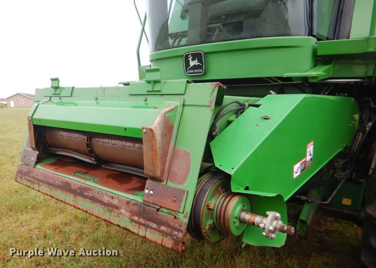 image for item GH9624 1993 John Deere 9500 combine