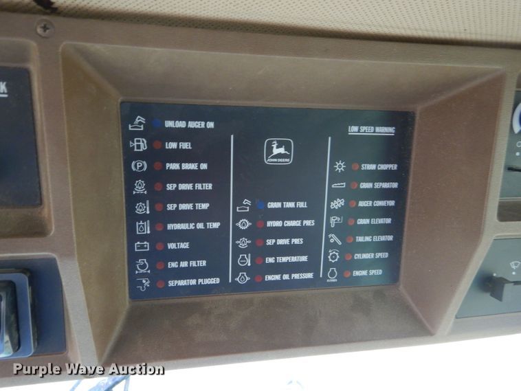 image for item GH9624 1993 John Deere 9500 combine