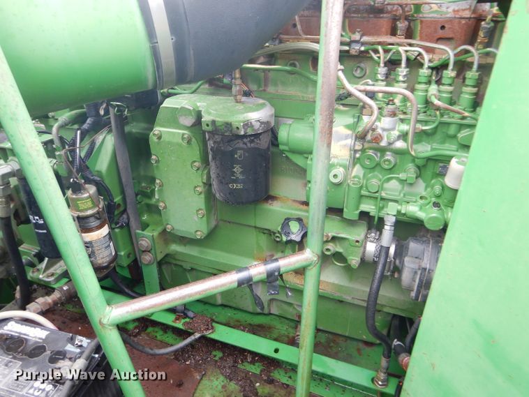 image for item GH9624 1993 John Deere 9500 combine