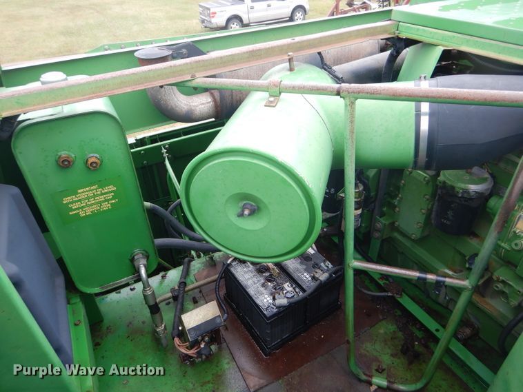 image for item GH9624 1993 John Deere 9500 combine