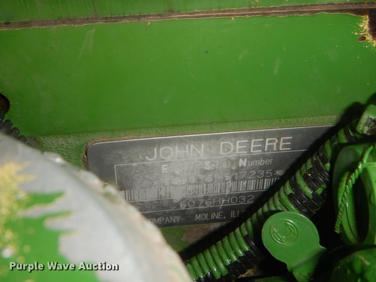 image for item GH9624 1993 John Deere 9500 combine