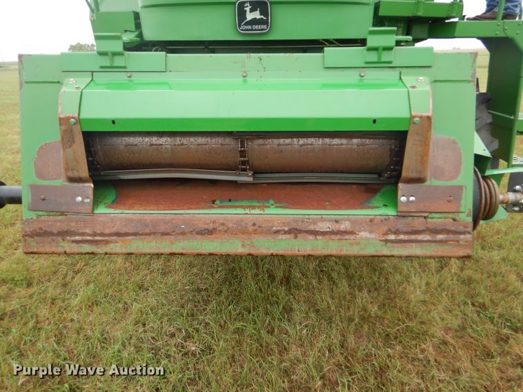 image for item GH9624 1993 John Deere 9500 combine
