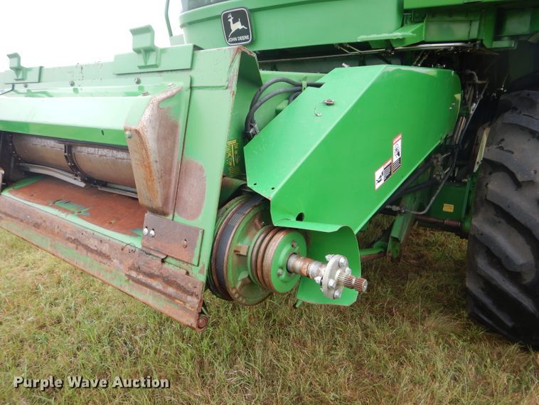 image for item GH9624 1993 John Deere 9500 combine
