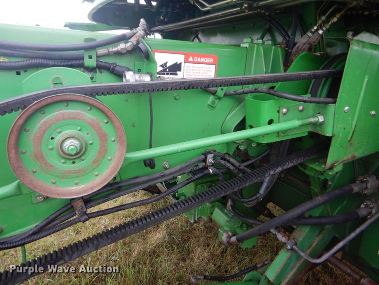 image for item GH9624 1993 John Deere 9500 combine