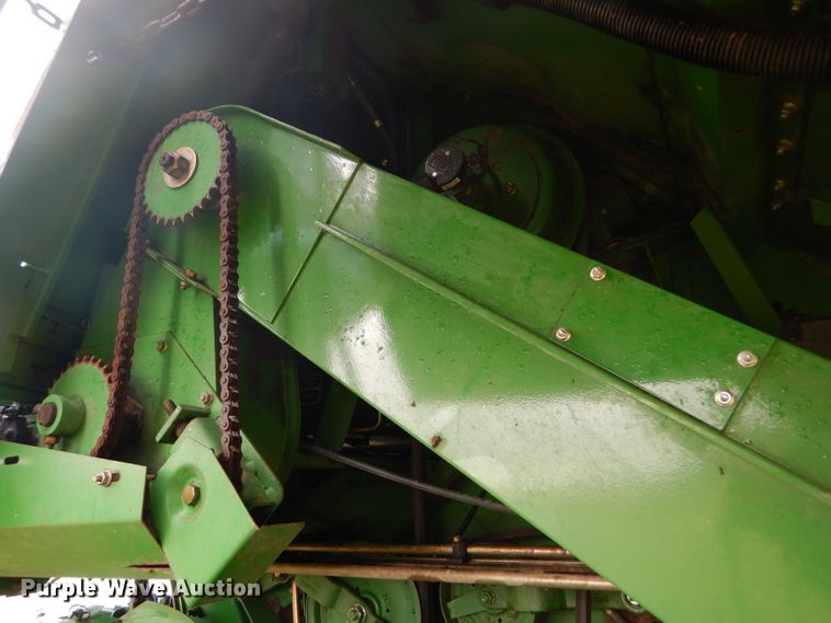 image for item GH9624 1993 John Deere 9500 combine