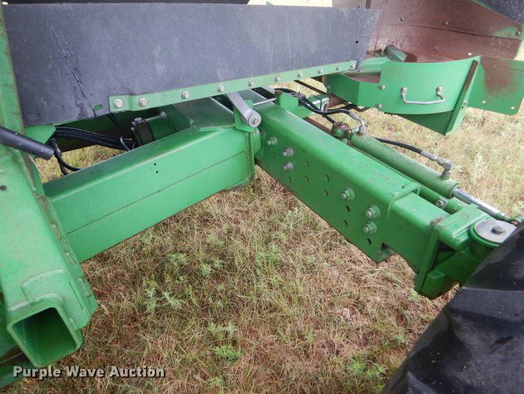 image for item GH9624 1993 John Deere 9500 combine