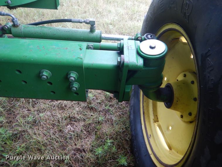 image for item GH9624 1993 John Deere 9500 combine