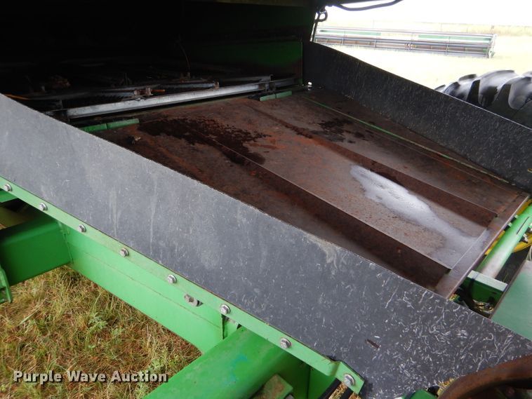 image for item GH9624 1993 John Deere 9500 combine