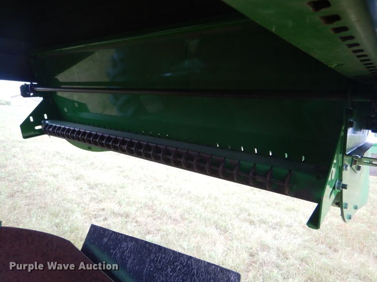 image for item GH9624 1993 John Deere 9500 combine