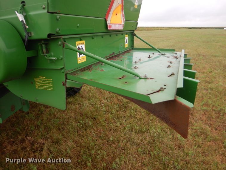 image for item GH9624 1993 John Deere 9500 combine