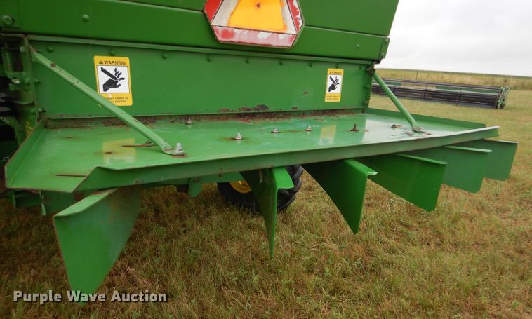 image for item GH9624 1993 John Deere 9500 combine