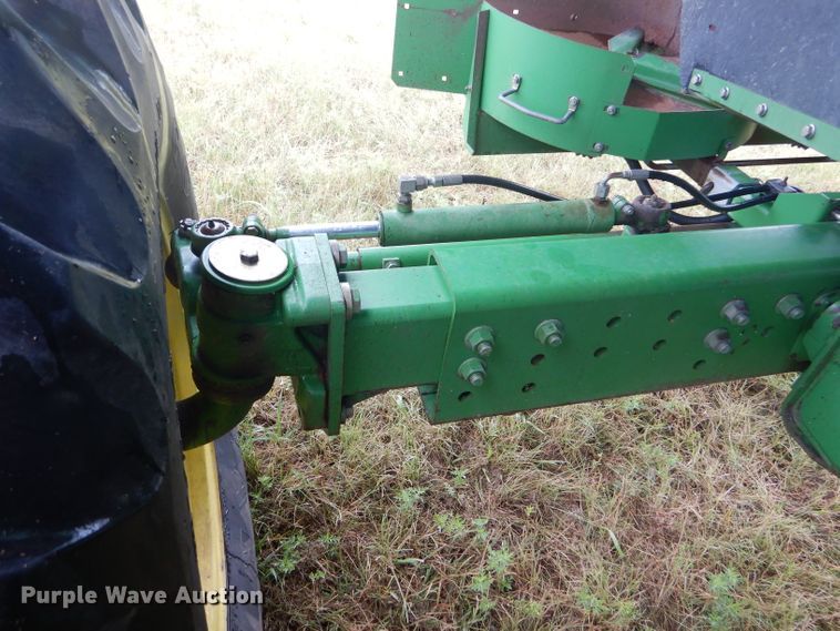 image for item GH9624 1993 John Deere 9500 combine