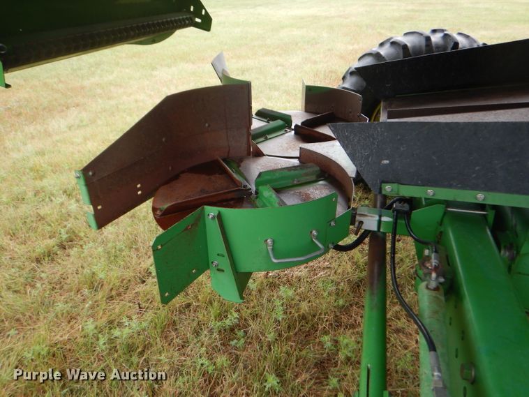 image for item GH9624 1993 John Deere 9500 combine