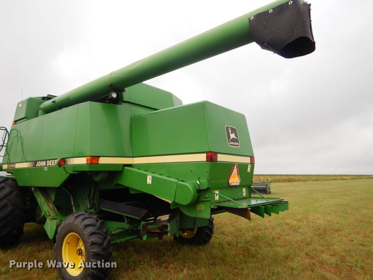 image for item GH9624 1993 John Deere 9500 combine