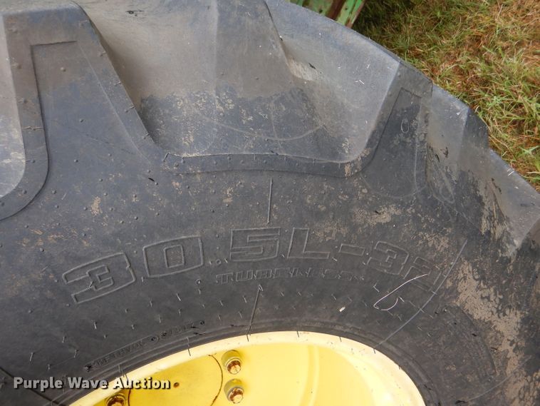 image for item GH9624 1993 John Deere 9500 combine