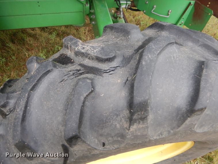 image for item GH9624 1993 John Deere 9500 combine