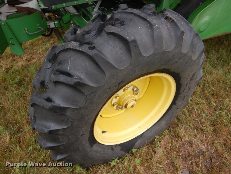 image for item GH9624 1993 John Deere 9500 combine
