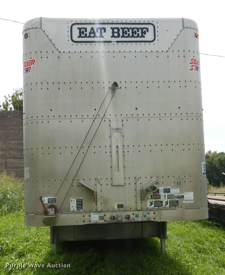 image for item GH9629 1998 Wilson Silver Star livestock trailer
