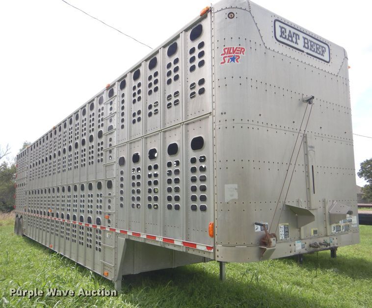image for item GH9629 1998 Wilson Silver Star livestock trailer