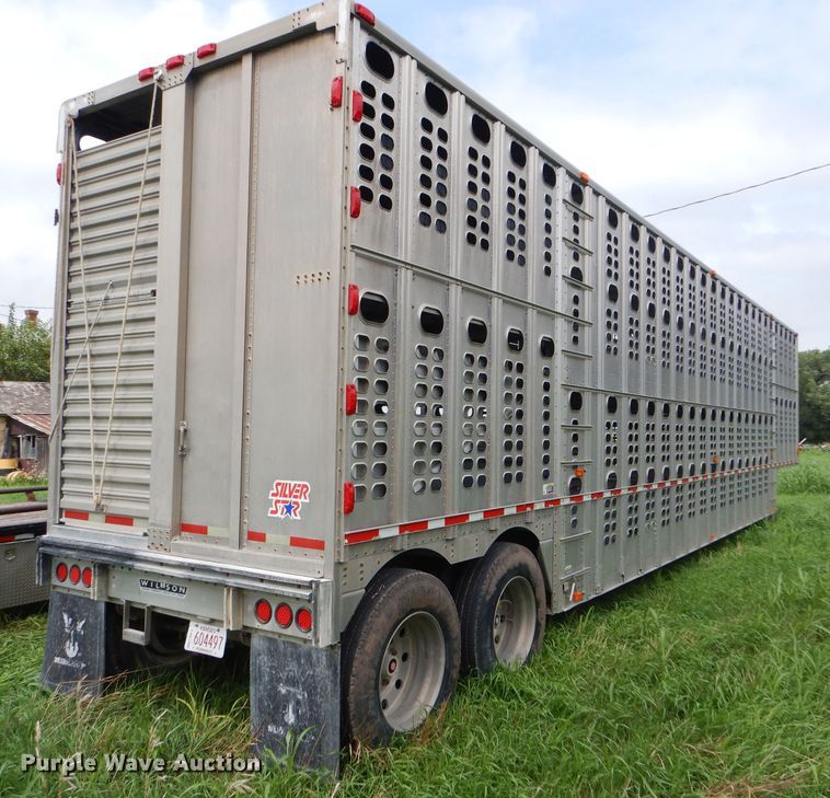 image for item GH9629 1998 Wilson Silver Star livestock trailer