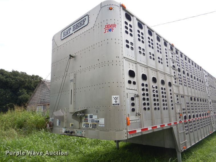 image for item GH9629 1998 Wilson Silver Star livestock trailer