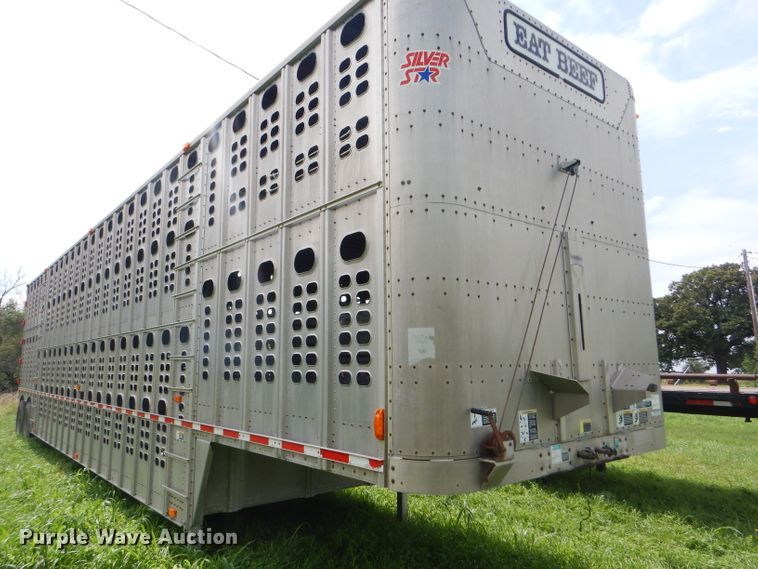 image for item GH9629 1998 Wilson Silver Star livestock trailer