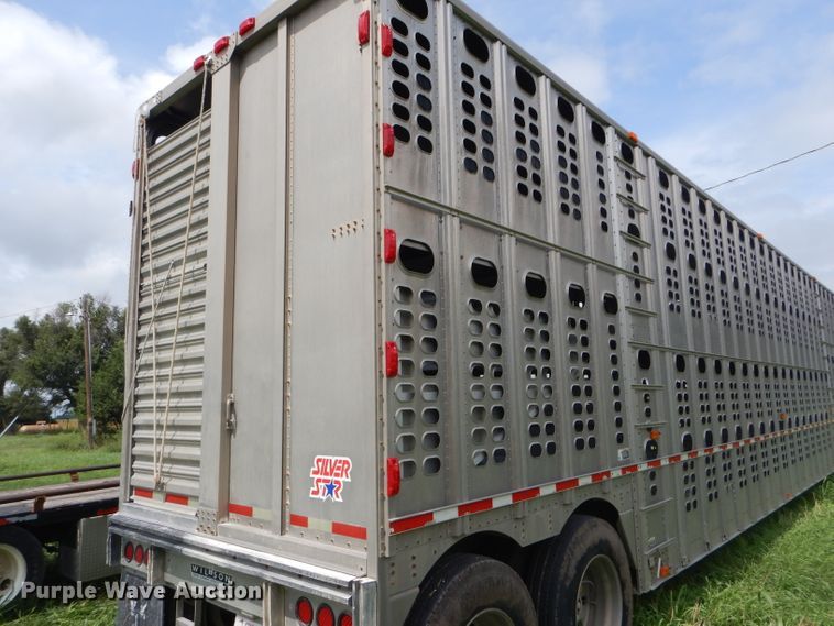 image for item GH9629 1998 Wilson Silver Star livestock trailer