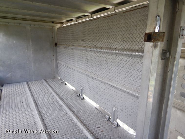 image for item GH9629 1998 Wilson Silver Star livestock trailer