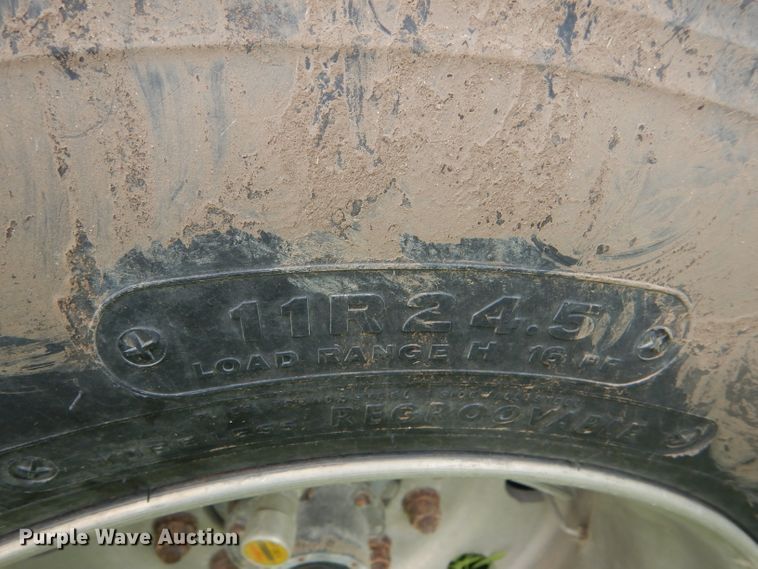 image for item GH9629 1998 Wilson Silver Star livestock trailer