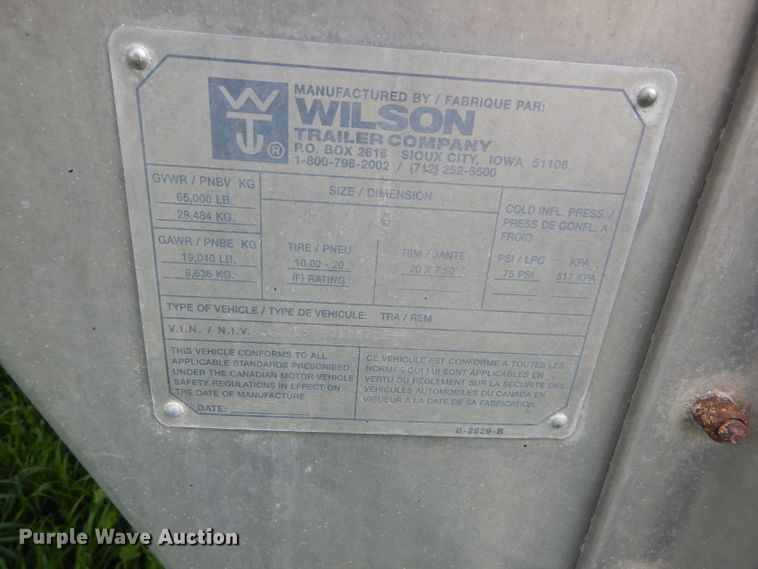image for item GH9629 1998 Wilson Silver Star livestock trailer