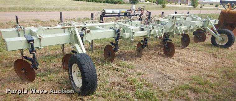 image for item GH9693 Hiebners Welding anhydrous ammonia knife applicator