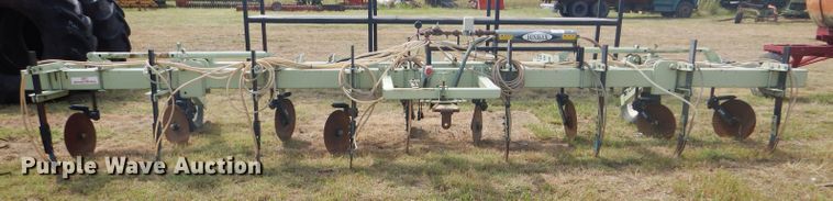 image for item GH9693 Hiebners Welding anhydrous ammonia knife applicator