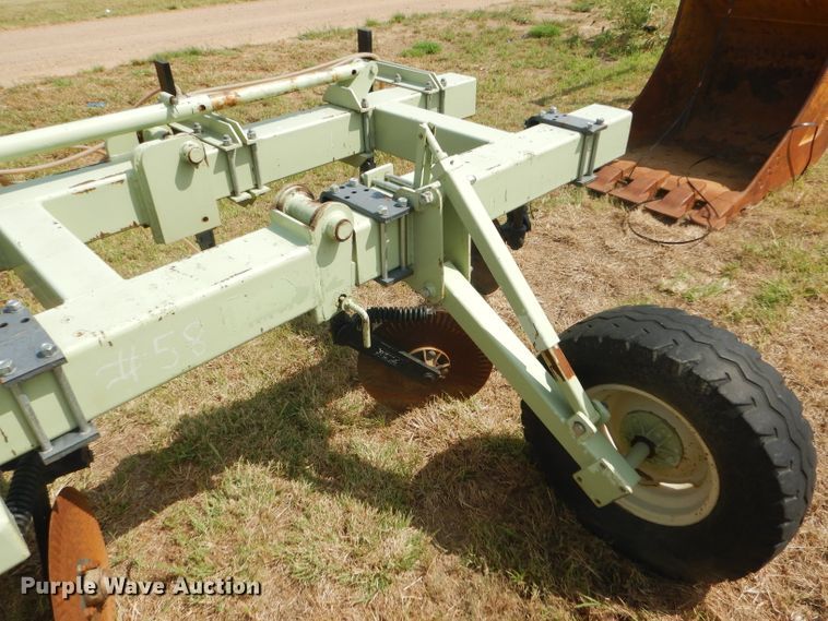 image for item GH9693 Hiebners Welding anhydrous ammonia knife applicator