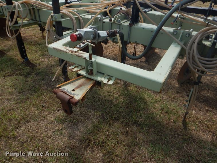 image for item GH9693 Hiebners Welding anhydrous ammonia knife applicator