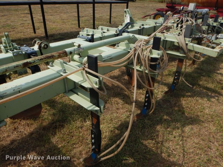 image for item GH9693 Hiebners Welding anhydrous ammonia knife applicator