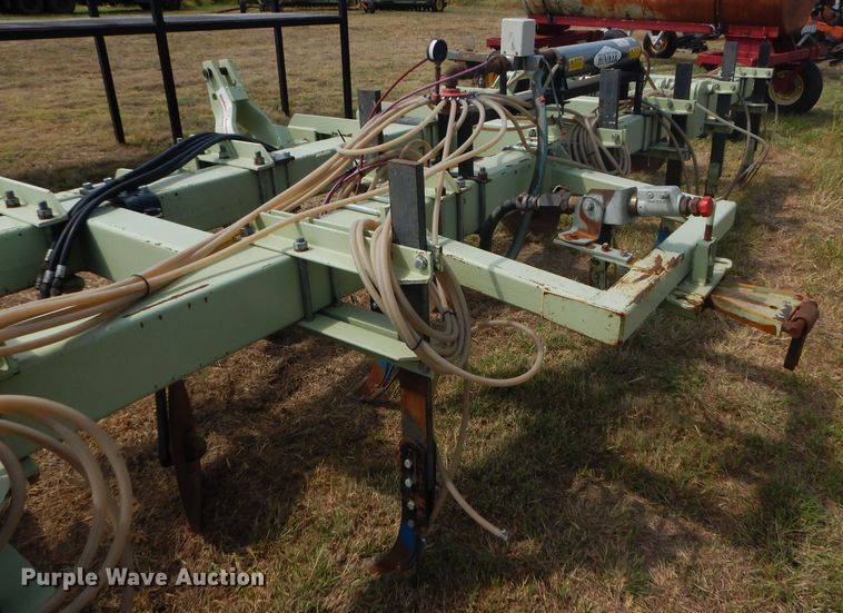 image for item GH9693 Hiebners Welding anhydrous ammonia knife applicator