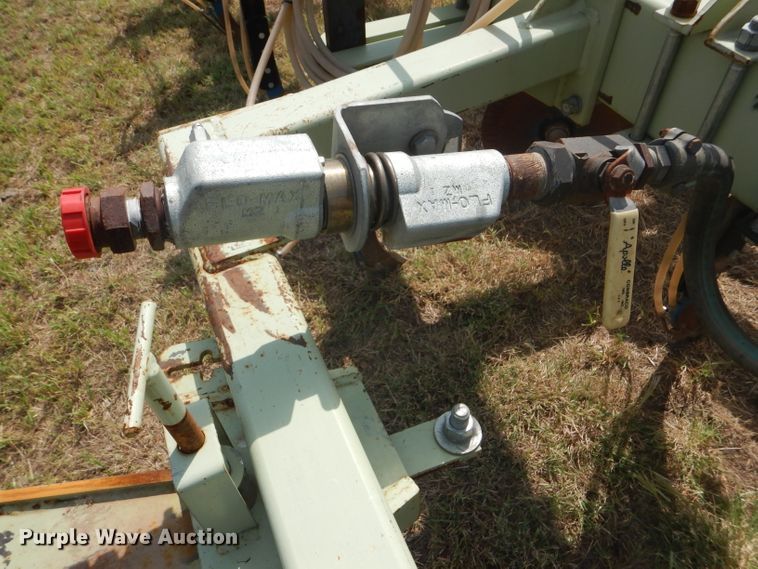 image for item GH9693 Hiebners Welding anhydrous ammonia knife applicator