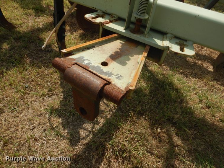 image for item GH9693 Hiebners Welding anhydrous ammonia knife applicator