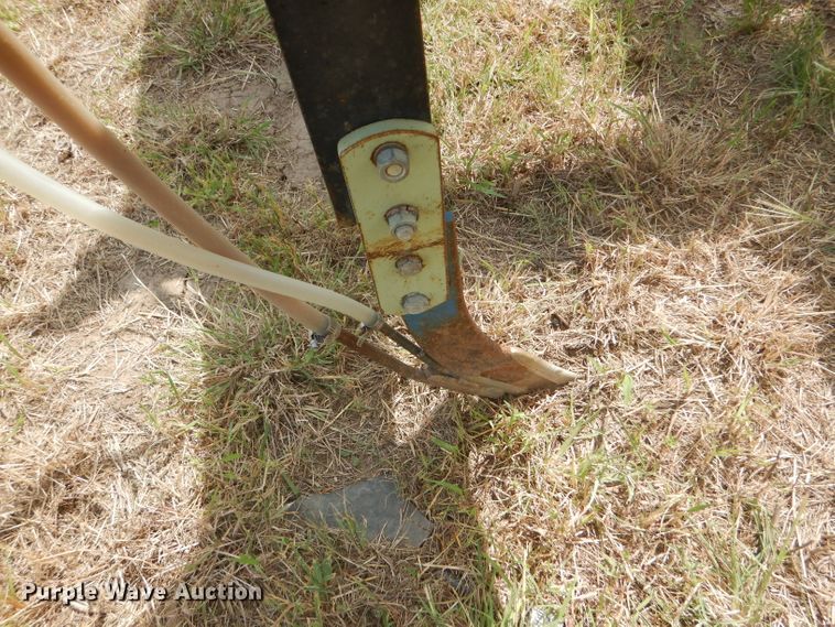 image for item GH9693 Hiebners Welding anhydrous ammonia knife applicator