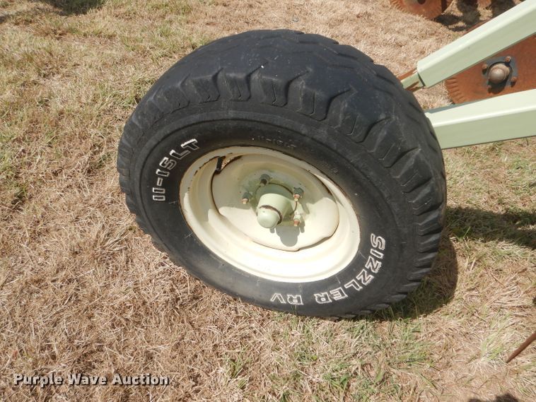 image for item GH9693 Hiebners Welding anhydrous ammonia knife applicator