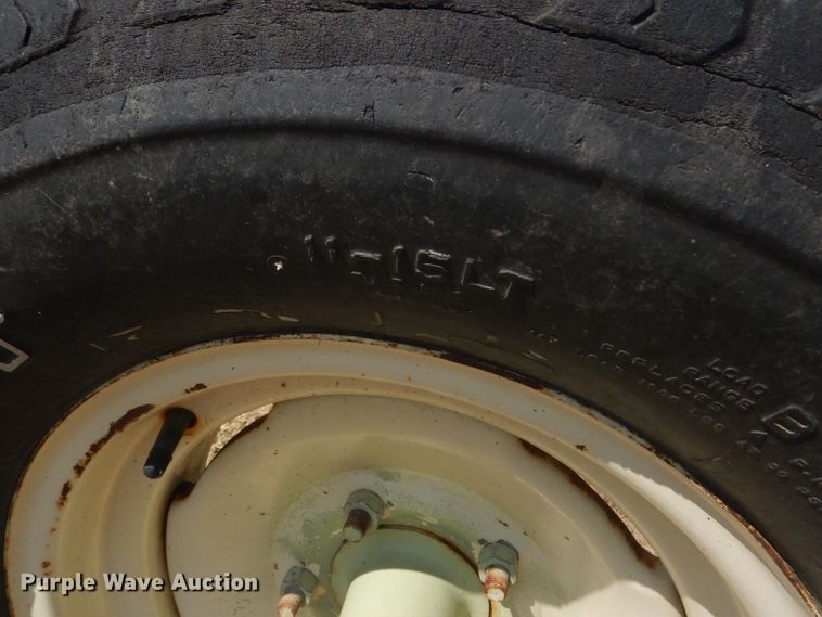 image for item GH9693 Hiebners Welding anhydrous ammonia knife applicator