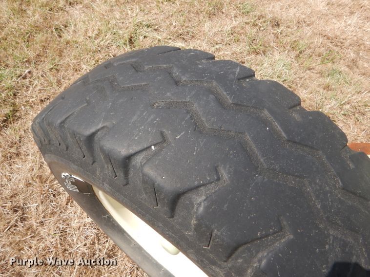 image for item GH9693 Hiebners Welding anhydrous ammonia knife applicator