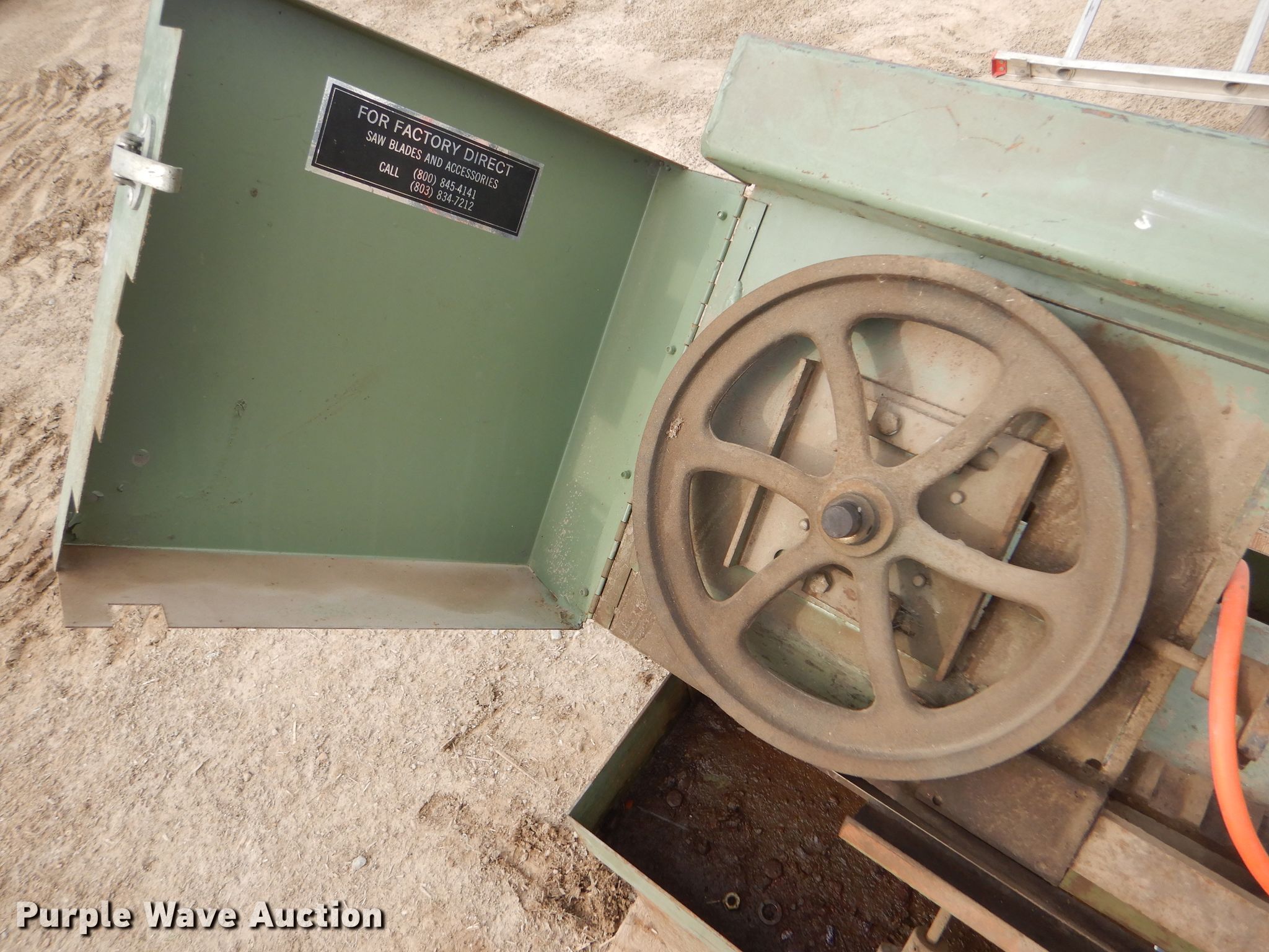 Carolina Tool and Equipment HD10 bandsaw in Plainville, KS Item GH9615 sold Purple Wave