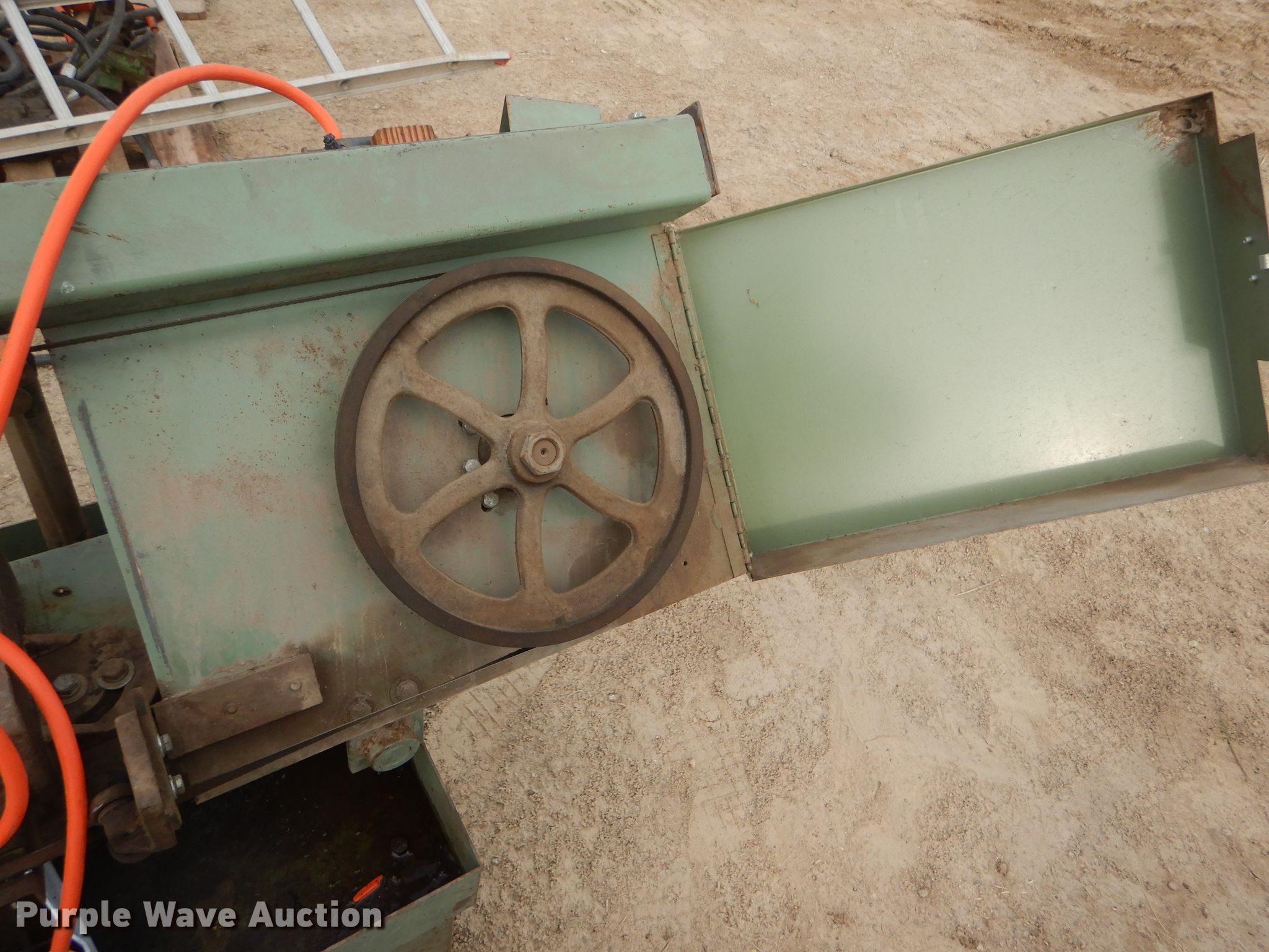 Carolina Tool and Equipment HD10 bandsaw in Plainville, KS Item GH9615 sold Purple Wave