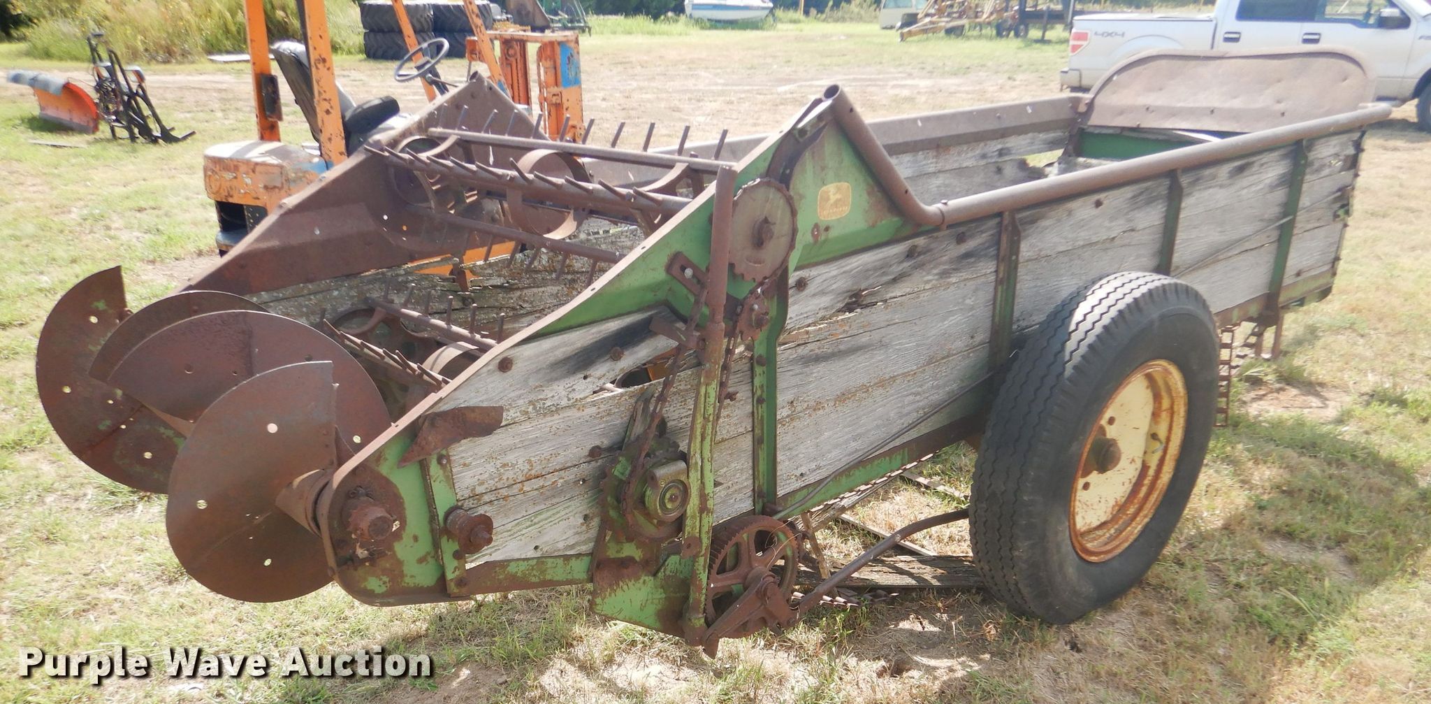 John Deere N Series 1 manure spreader in Sublette, KS Item GH9689
