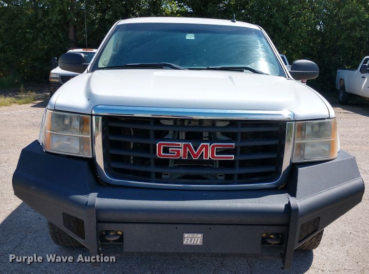 image for item DE6844 2009 GMC Sierra 2500HD Ext. Cab pickup truck