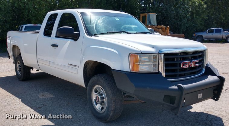 image for item DE6844 2009 GMC Sierra 2500HD Ext. Cab pickup truck
